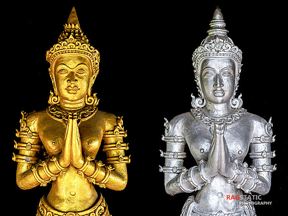 Welcome to Chiang Mai :: Two  statues at the entrance of a Wat